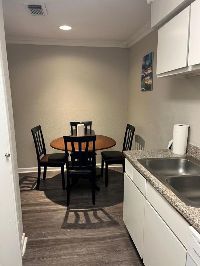 Beautiful 1-Bedroom Townhome With Nice Amenities Houston Exterior foto